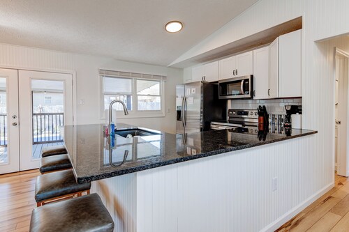 Black Mountain Retreat! Pool/HotTub/Games/FirePit