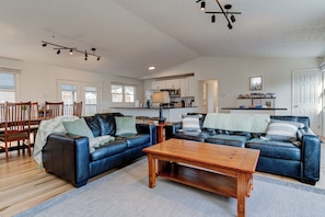 TV, fireplace, foosball, table tennis