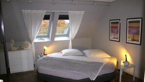 4 bedrooms, travel crib, WiFi, bed sheets