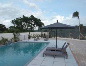 Villa | Pool | Outdoor pool - Montana Villa-ochorios-sleeps6-aircon-pool-tv-wifi (Ocho Rios)