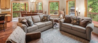 Charming Secluded  3-bedroom house in Sagle ID close to Lake and Schweitzer Ski