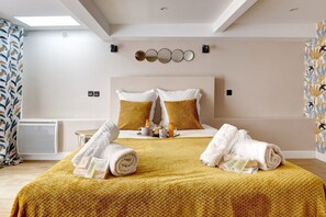 1 bedroom, desk, Internet, bed sheets - TheBlueStay 39 – Cosy Apartment Buttes-Chaumont (Paris)