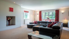 Classic House, Patio | Living area