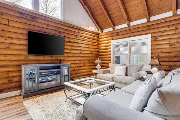 House (5 Bedrooms) | Interior