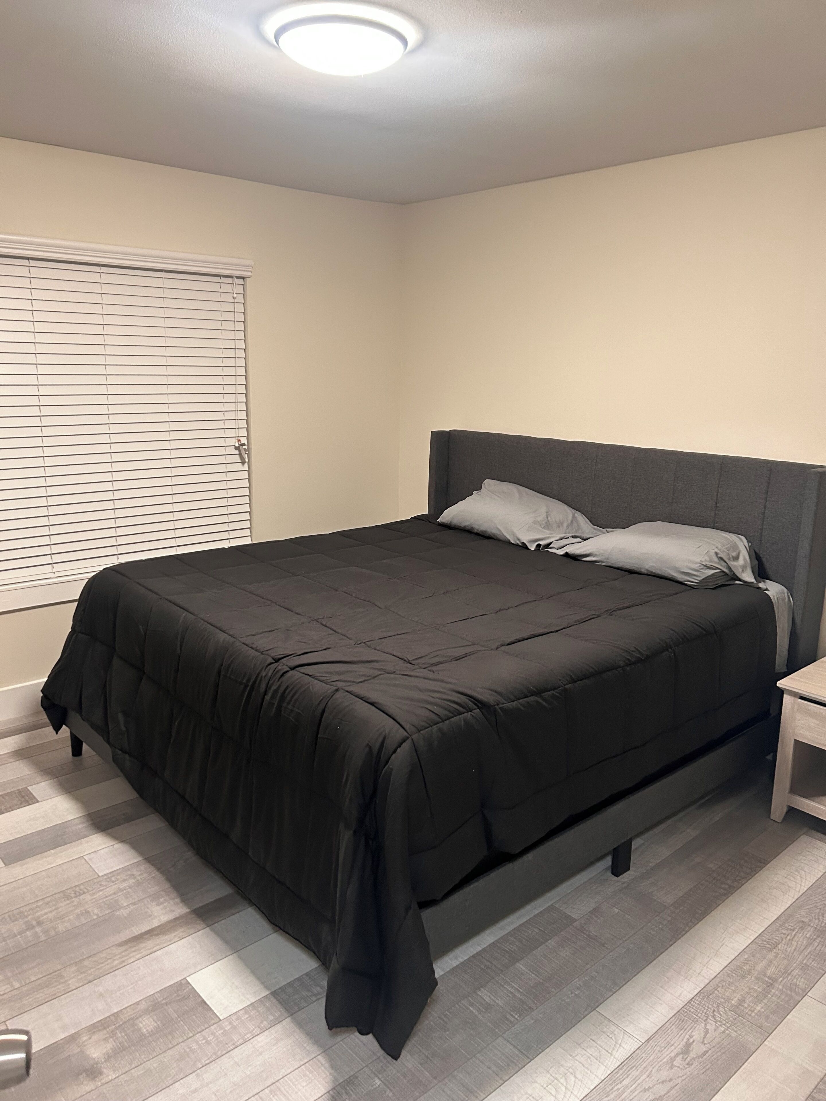 4 habitaciones, tabla de planchar con plancha y wifi gratis 