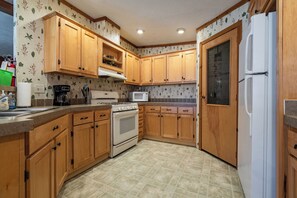 Private kitchen - The Wolf Cabin at the Riviera Resort in Neillsville, Wisconsin! (Neillsville)