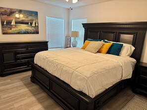 3 soverom, strykejern/-brett, wi-fi og sengetøy