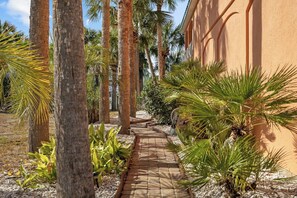 Property grounds - Relaxing 4BR Canal Home with Elevator, Dock, Outdoor Games & Close to Beach (Ocean Isle Beach)