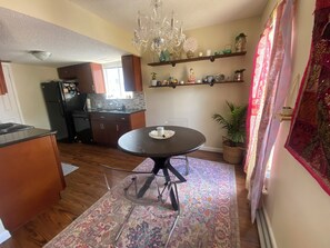 Private kitchen - Charming 2-bedroom apartment with WiFi, AC near downtown Austin (Austin)