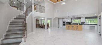 Great 5 Bedroom Bungalow Sitting in 3 Acre Lot