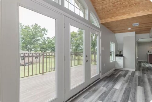 Great 5 Bedroom Bungalow Sitting in 3 Acre Lot