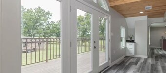 Great 5 Bedroom Bungalow Sitting in 3 Acre Lot