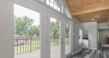 Great 5 Bedroom Bungalow Sitting in 3 Acre Lot