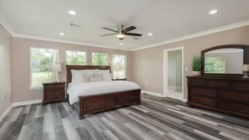 5 Schlafzimmer, Bügeleisen/Bügelbrett, WLAN, Bettwäsche