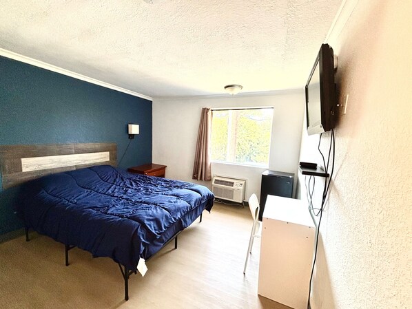 Deluxe Room | Desk, laptop workspace, free WiFi