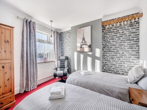 3 bedrooms, free WiFi, bed sheets