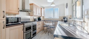 3 bedroom accommodation in Lowestoft