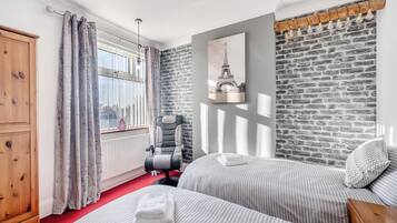 3 bedrooms, free WiFi, bed sheets