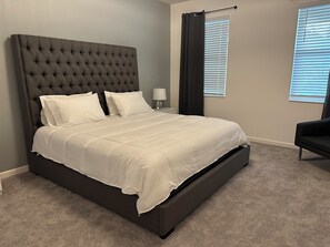 8 bedrooms, desk, iron/ironing board, travel crib