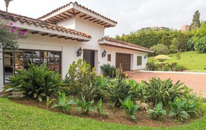 Exterior - Premium Mansion in Poblado w/Nightclub & Maid/Chef (Medellín)