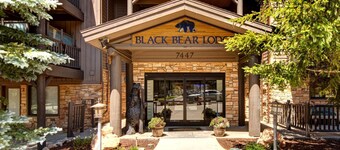 KBM Resorts - Walk to hiking trails, Pool, BBQ, Renovated, A/C, Private Hot Tub! BBL-351a