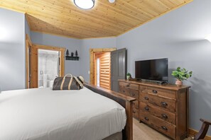 2 bedrooms, iron/ironing board, travel cot, free WiFi