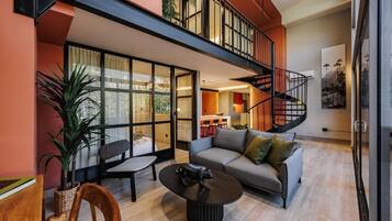 Apartamento superior, 3 habitaciones | Zona de estar