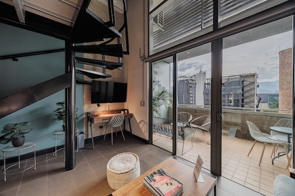 Basic Apartment | Living area