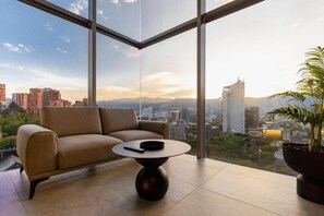 Departamento superior, vista a la ciudad | Vista del balcón