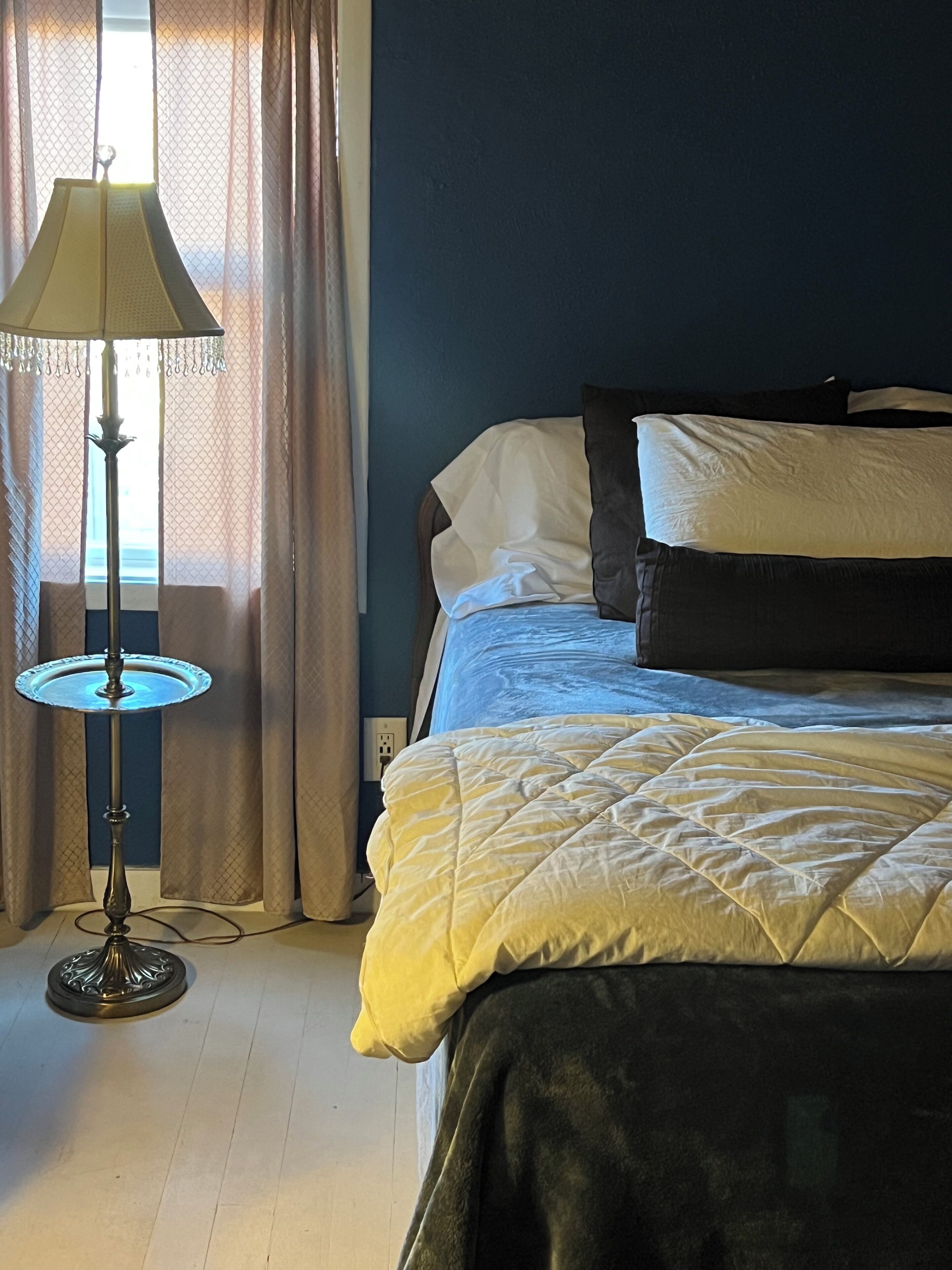 1 habitación, escritorio, tabla de planchar con plancha y wifi gratis 