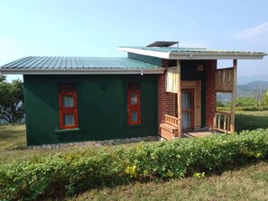 Comfort Double Room | Desk, laptop workspace, WiFi - ngirisi hill silverback  lodge-bwindi (Bwindi)