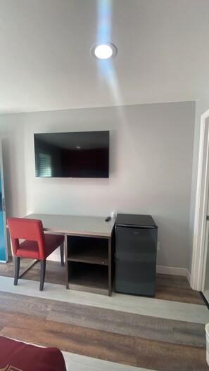 Free WiFi, bed sheets - Plaza inn Motel - Los Angeles area (Rosemead)