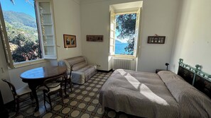 4 habitaciones, tabla de planchar con plancha y wifi gratis 