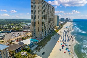 On the beach - Top-floor condo with amazing beach views & washer/dryer - walk to dining (Panama City Beach)