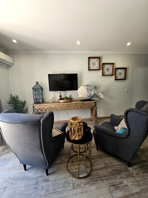 Smart TV - Walking distance to several beaches, Ferragudo village, supermarkets and Portimão. (Ferragudo)