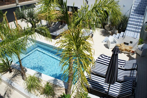 Walking distance to several beaches, Ferragudo village, supermarkets and Portimão.