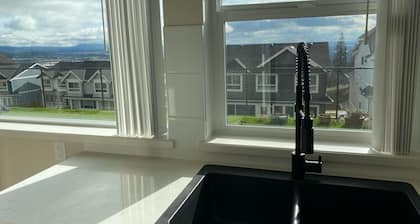 Beautiful, bright and brand new suite-apartment
