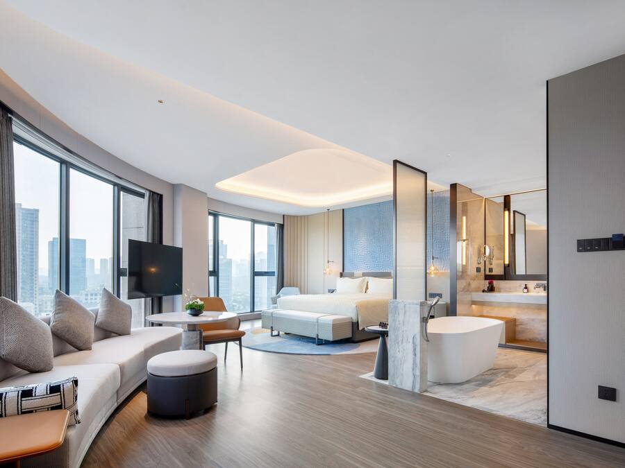 Junior Suite, 1 King Bed