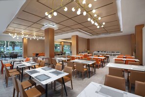Breakfast area - Hawthorn By Wyndham Guangzhou Baiyun Airport (Guangzhou)