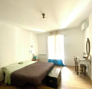 1 Schlafzimmer, Schreibtisch, Bügeleisen/Bügelbrett, kostenloses WLAN