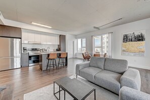 Living area - Condo Thimens - Ville St-Laurent (Montréal)