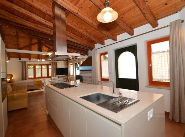 Kühlschrank, Ofen, Herdplatte, Geschirrspüler