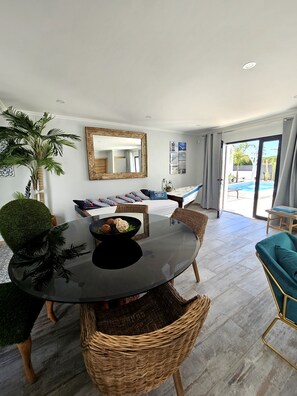 Games room - Walking distance to several beaches, Ferragudo village, supermarkets and Portimão. (Ferragudo)