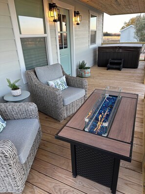 Terrace/patio - Laurel Court Cottages (Fredericksburg)