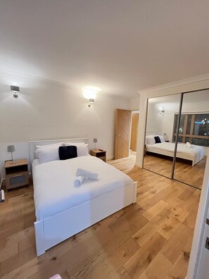 2 makuuhuonetta, silitysrauta/-lauta, Wi-Fi, vuodevaatteet