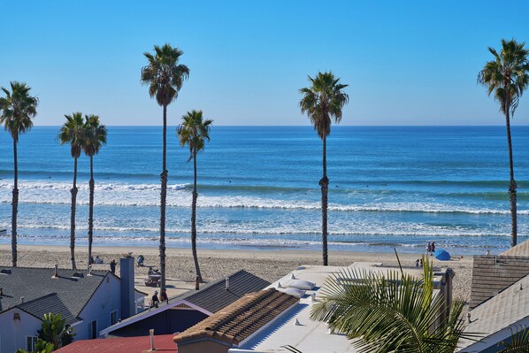 On the beach - One Bedroom Breathtaking Whitewater Ocean Views, From the Balcony No Stairs! (Oceanside)