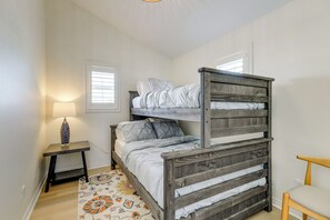 3 dormitorios, cuna de viaje, Internet y ropa de cama