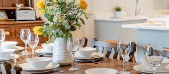 Ashtree Hall - Four Bedroom House, Sleeps 8