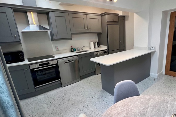 Refrigerador, microondas, horno, placa de cocina