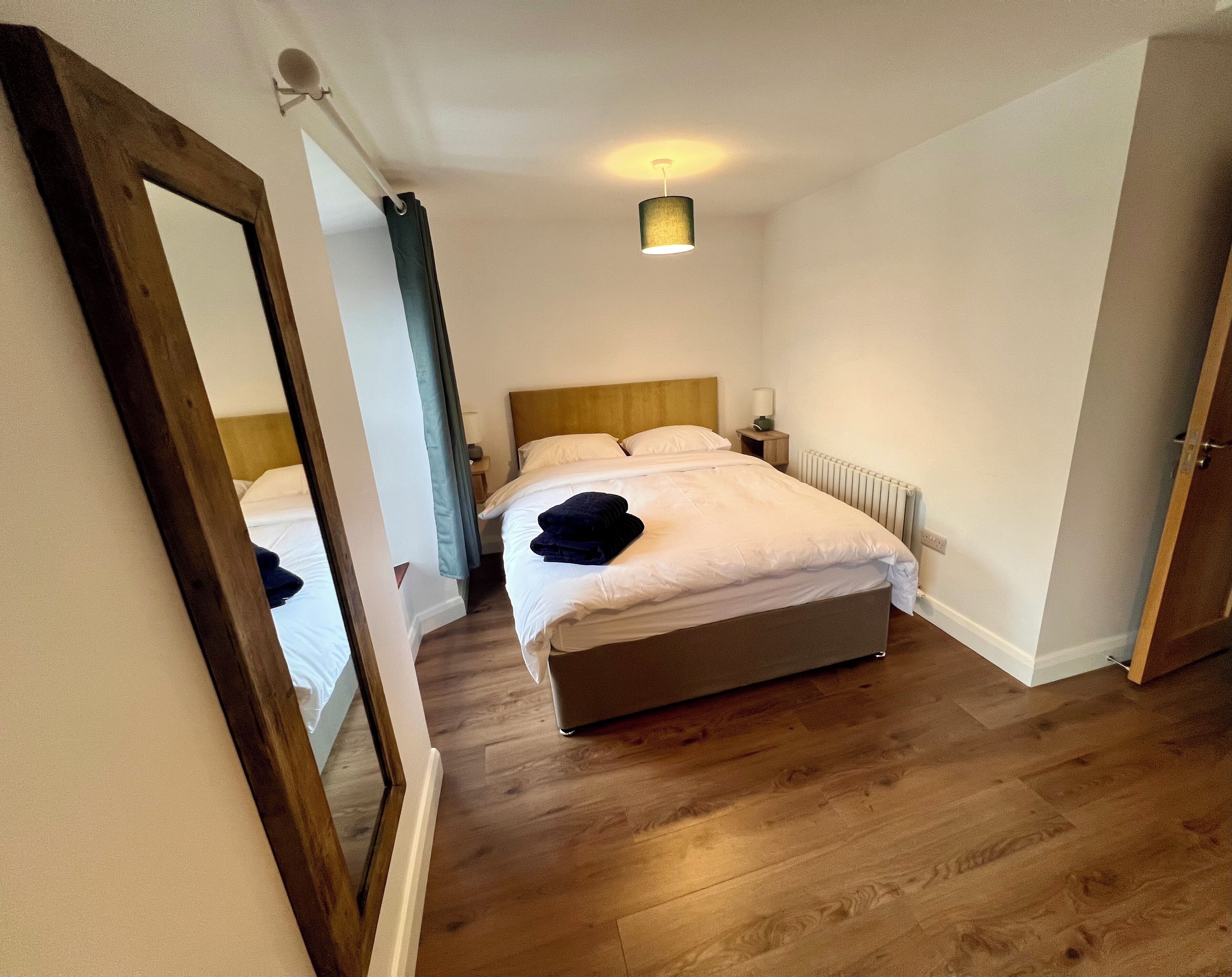 2 habitaciones, tabla de planchar con plancha y wifi gratis 